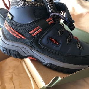 Keen little kids targhee mid waterproof